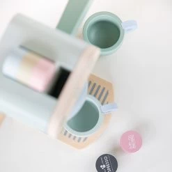 Little Dutch LD Toy Coffee Machine -Little Dutch Sale Shop houten koffiezetapparaat mint 10 delig little dutch 1 600x600 1